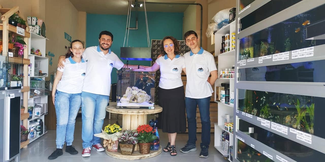 Equipe Wile Aquarismo no interior da loja